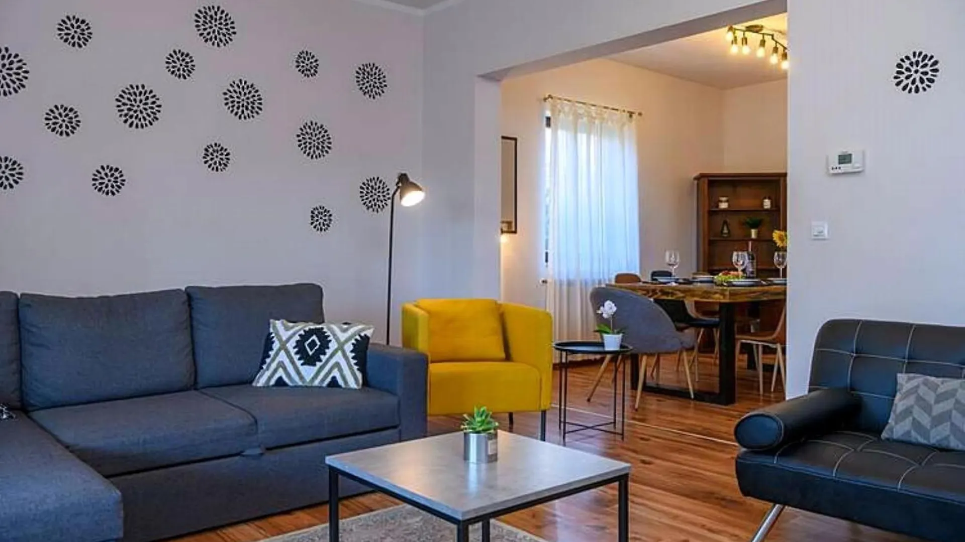 Komfortable, Ruhige Erdgeschoss Ferienwohnung Puntera Semesterbostad